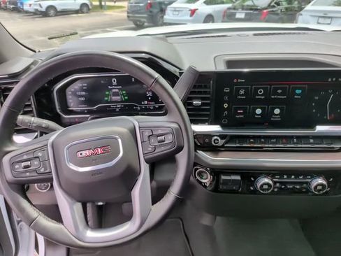 Certified 2025 GMC Sierra 1500 SLT AWD/4WD image 26