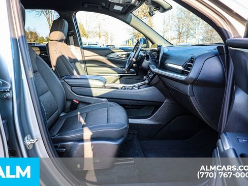 Used 2024 Chevrolet Traverse LT image 22