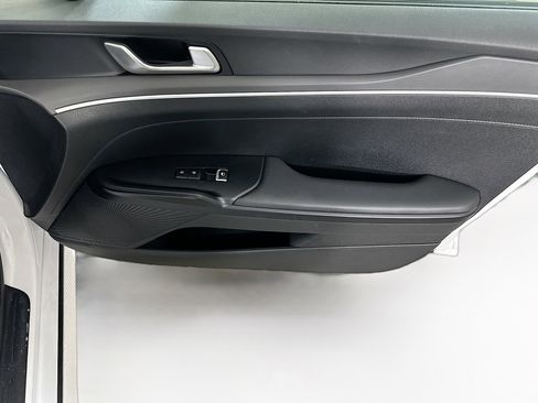 Used 2023 Kia K5 LXS image 29