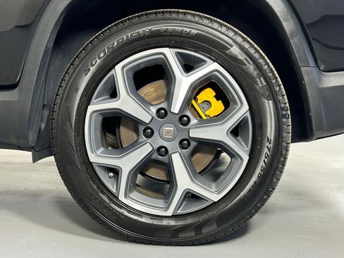 Used 2023 Rivian R1S Adventure AWD/4WD image 39