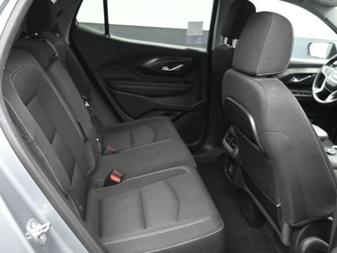 Used 2024 GMC Terrain SLE image 12