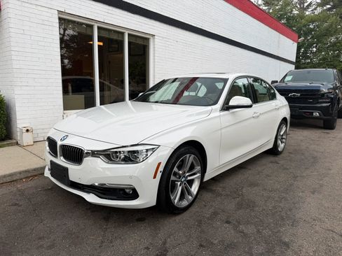 Used 2018 BMW 330i xDrive Sedan w/ Executive Package AWD/4WD image 2