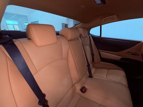 Certified 2022 Lexus ES 350 w/ Premium Package image 14