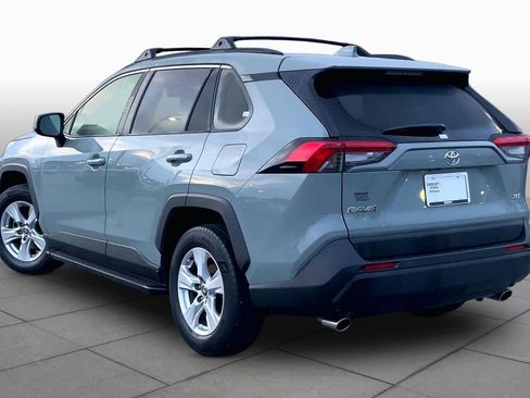 Used 2020 Toyota RAV4 XLE w/ Convenience Package FWD image 12