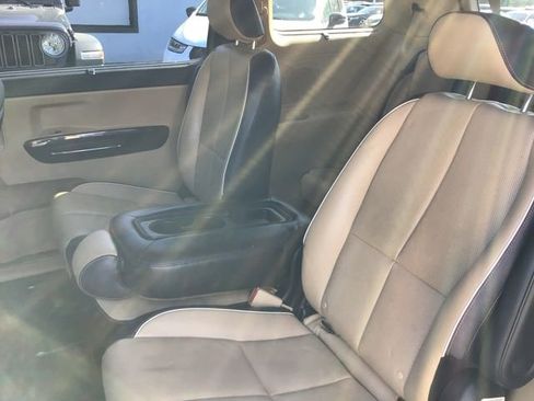 Used 2015 Kia Sedona SX FWD image 41