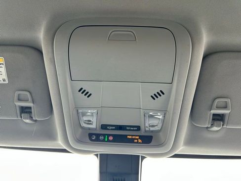 Used 2024 Chevrolet Equinox LT image 16