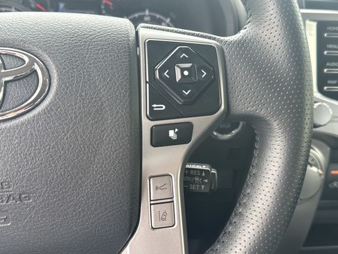 Used 2022 Toyota 4Runner SR5 RWD image 25