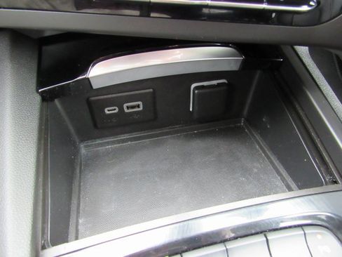 Used 2021 Buick Envision Essence w/ Sport Touring Package image 18