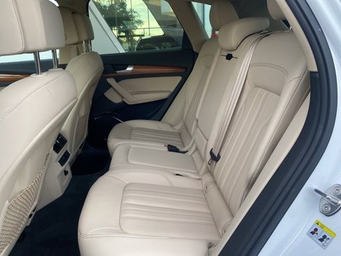Used 2023 Audi Q5 2.0T Premium w/ Convenience Package image 18