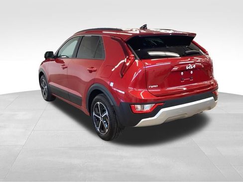 Certified 2025 Kia Niro EX FWD image 4