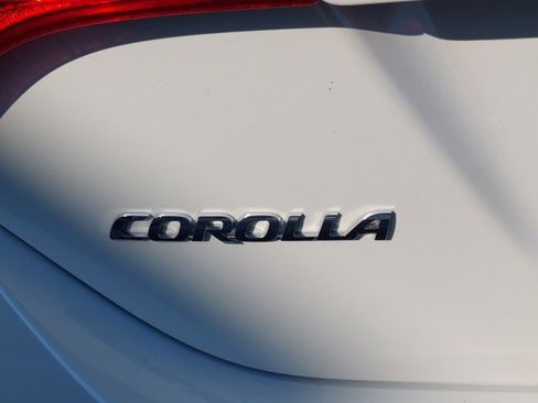 Used 2019 Toyota Corolla LE image 32