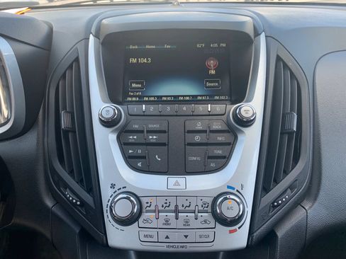 Used 2017 Chevrolet Equinox LS AWD/4WD image 16