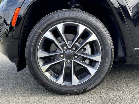 New 2025 Jeep Grand Cherokee L Overland image 12