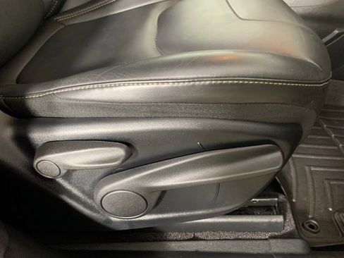 Used 2018 Jeep Cherokee Limited w/ Trailer Tow Group image 25