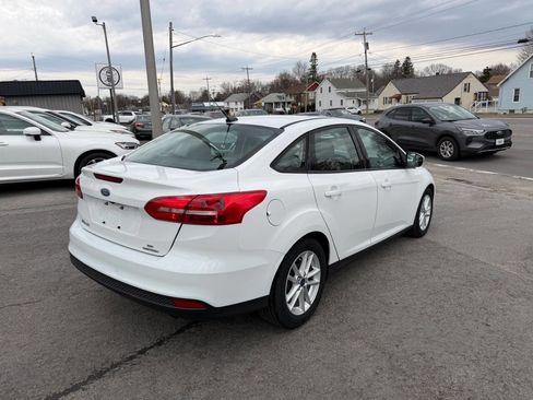 Used 2016 Ford Focus SE image 5