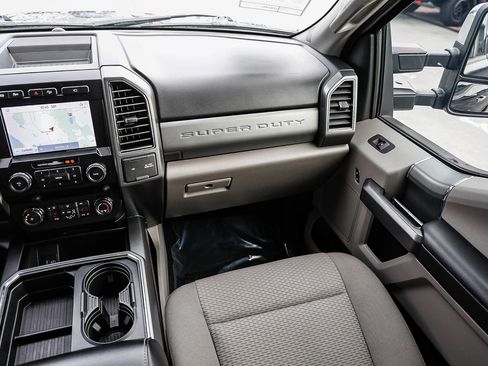 Used 2021 Ford F250 XLT w/ XLT Premium Package image 14