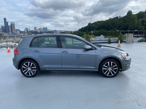 Used 2016 Volkswagen Golf SE FWD image 2