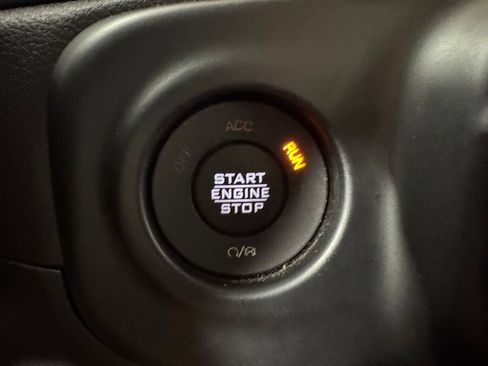 Used 2022 Jeep Gladiator Sport AWD/4WD image 21