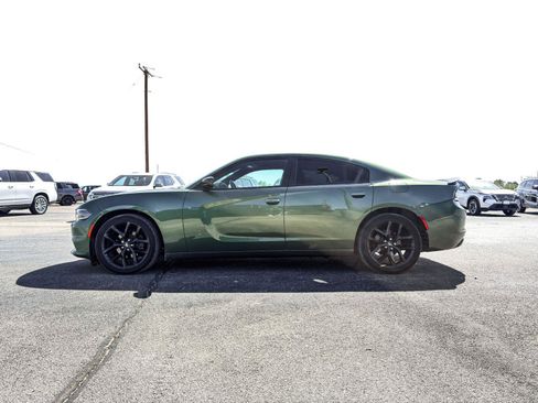 Used 2020 Dodge Charger SXT w/ Blacktop Package RWD image 13