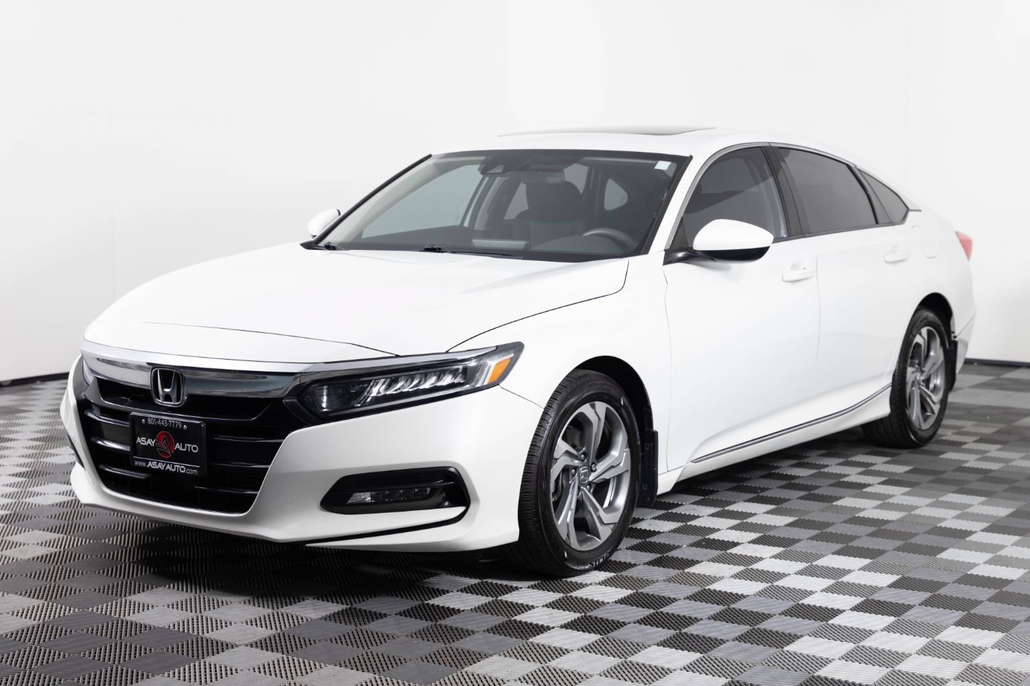 Used 2018 Honda Accord EX image 2