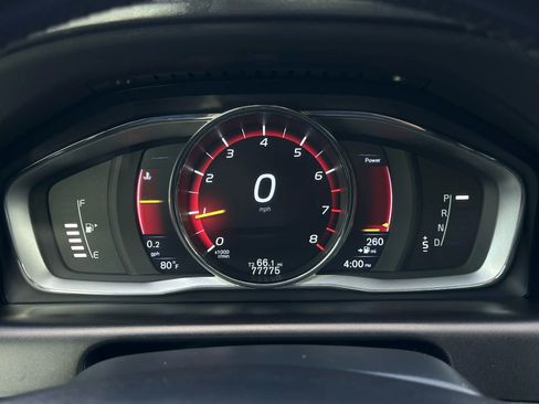 Used 2016 Volvo XC60 T5 Premier w/ Proximity Package image 31