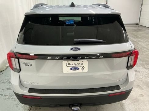 New 2026 Ford Explorer Active AWD/4WD image 4