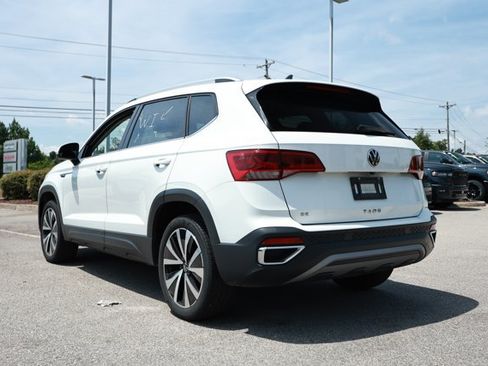 Used 2024 Volkswagen Taos SE FWD image 8