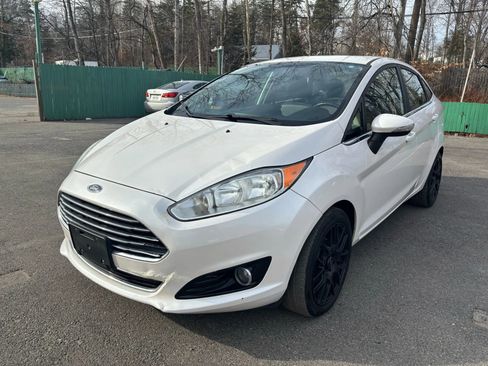 Used 2016 Ford Fiesta Titanium image 1