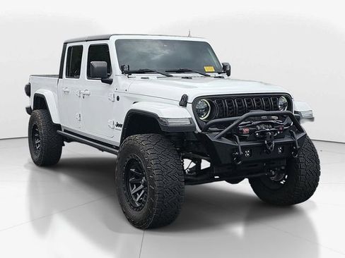 Used 2024 Jeep Gladiator Sport AWD/4WD image 1