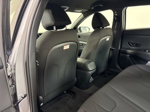 New 2025 Hyundai Elantra SEL image 17