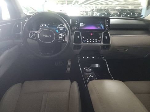 Certified 2023 Kia Sorento SX Prestige w/ Panoramic Sunroof Package AWD/4WD image 6