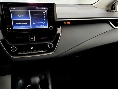 Used 2022 Toyota Corolla LE image 29