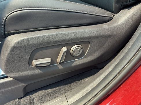 Used 2025 Kia Carnival FWD image 15