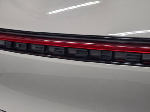 Used 2021 Porsche Macan AWD/4WD image 32