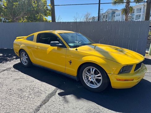 Used 2006 Ford Mustang Premium image 10