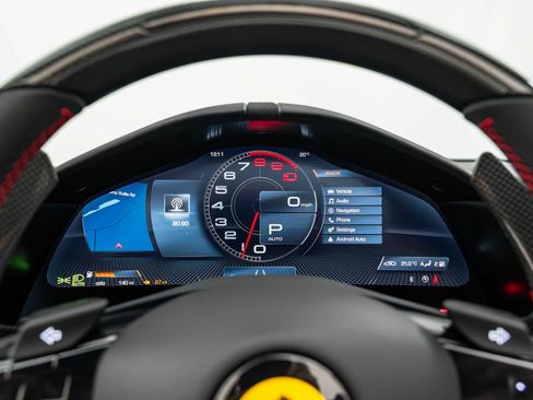 Certified 2025 Ferrari Roma Base image 22