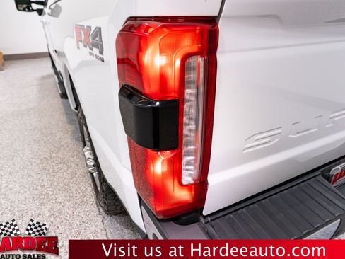 Used 2023 Ford F250 Lariat w/ Chrome Package image 9