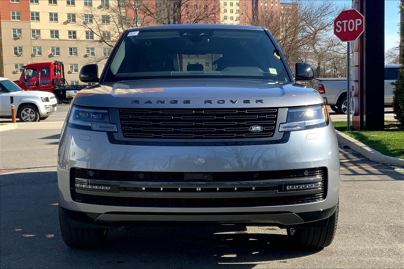 New 2026 Land Rover Range Rover Long Wheelbase SE AWD/4WD image 3
