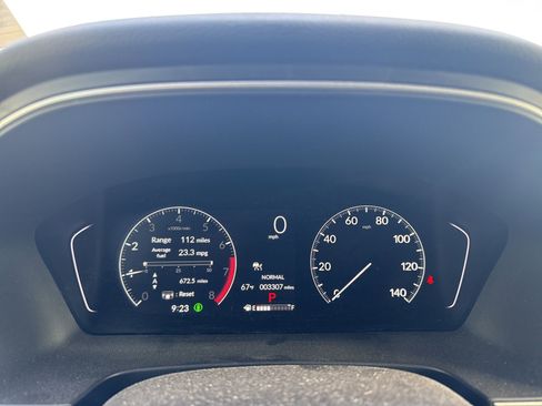 Used 2025 Honda Pilot EX-L image 11