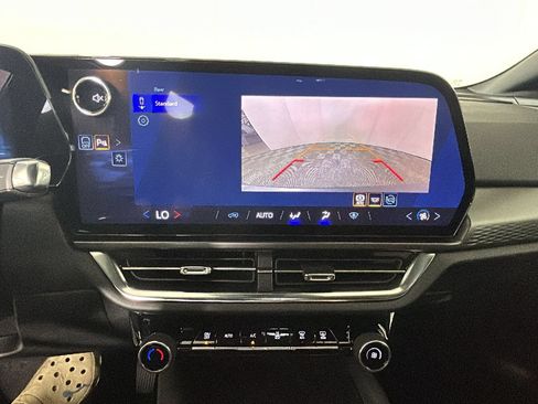 Used 2026 Chevrolet Equinox EV LT FWD image 28