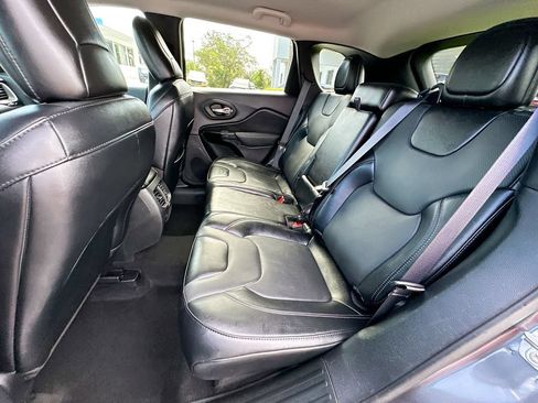 Used 2023 Jeep Cherokee Altitude Lux AWD/4WD image 22