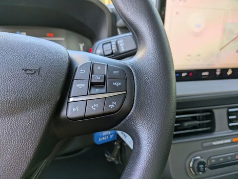 New 2025 Ford Maverick XL image 27