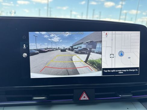 New 2025 Hyundai Elantra Limited image 22