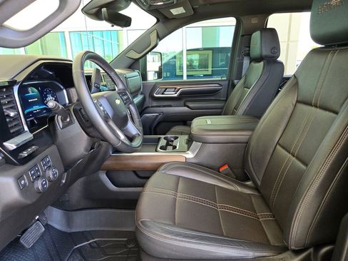 Used 2024 Chevrolet Silverado 2500 High Country w/ High Country Premium Package AWD/4WD image 9