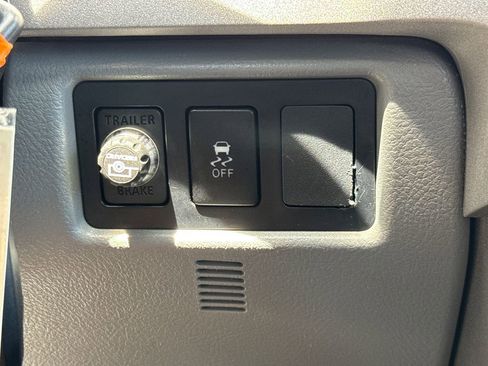 Used 2013 Toyota Tundra 2WD Double Cab image 23