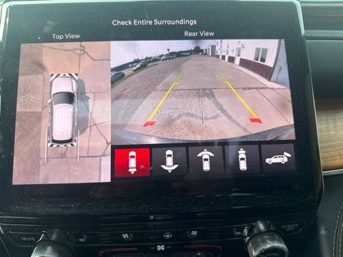 Used 2025 Jeep Grand Cherokee Summit AWD/4WD image 16