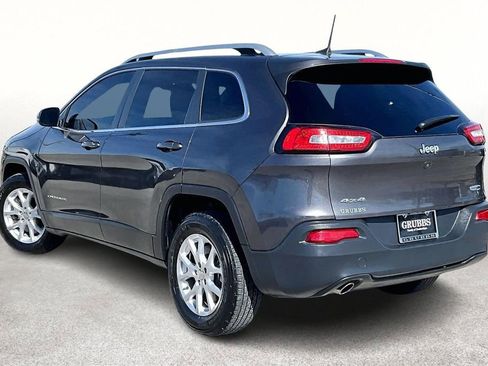 Used 2016 Jeep Cherokee Latitude image 16