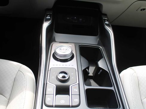 New 2025 Kia Sorento EX image 36