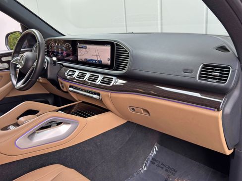 Used 2024 Mercedes-Benz GLS 450 4MATIC image 15
