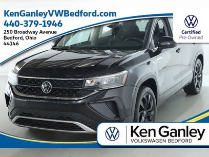 Certified 2022 Volkswagen Taos SE w/ Panoramic Sunroof Package